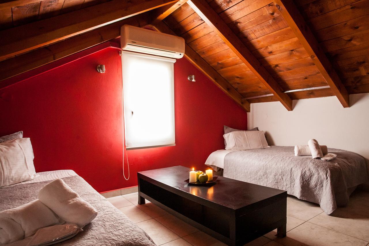 Thomis Beach House Kato Daratso Luaran gambar